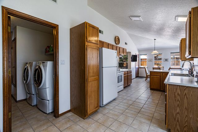4717 Snapdragon Road NW, Albuquerque, NM 87120