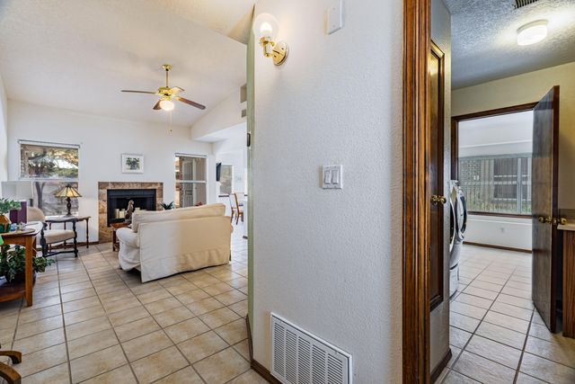 4717 Snapdragon Road NW, Albuquerque, NM 87120