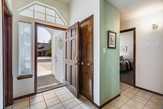 4717 Snapdragon Road NW, Albuquerque, NM 87120