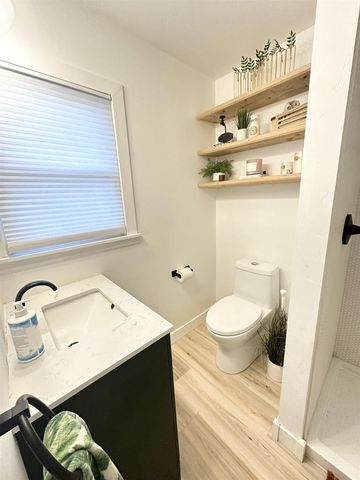 135 W HICKORY STREET, Seymour, WI 54165