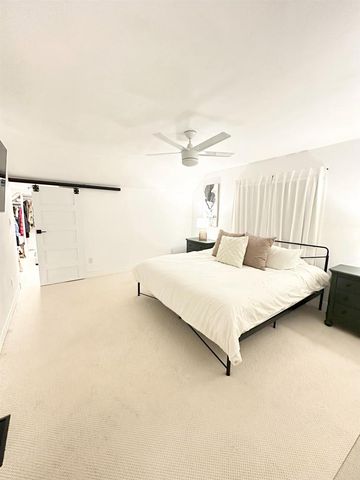 135 W HICKORY STREET, Seymour, WI 54165