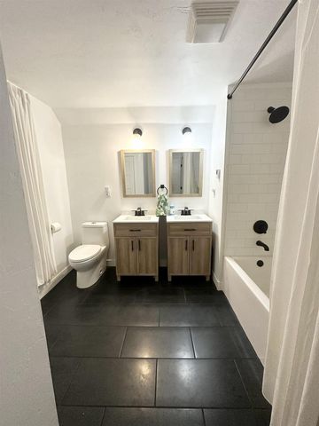 135 W HICKORY STREET, Seymour, WI 54165