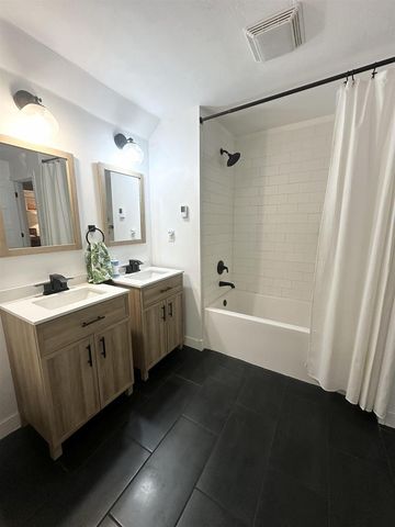 135 W HICKORY STREET, Seymour, WI 54165