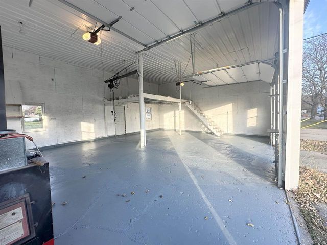 135 W HICKORY STREET, Seymour, WI 54165