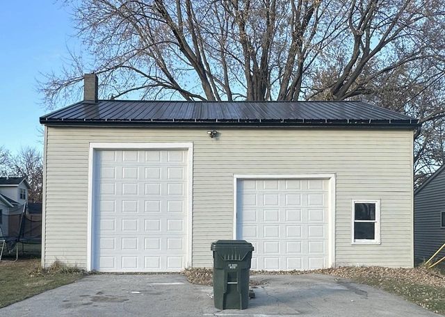 135 W HICKORY STREET, Seymour, WI 54165