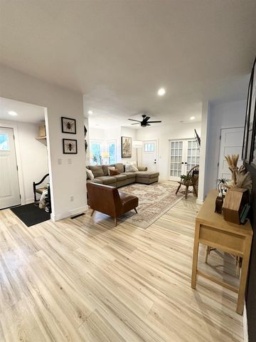 135 W HICKORY STREET, Seymour, WI 54165