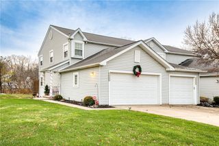 1350 Leeward Lane D, Willoughby, OH 44094