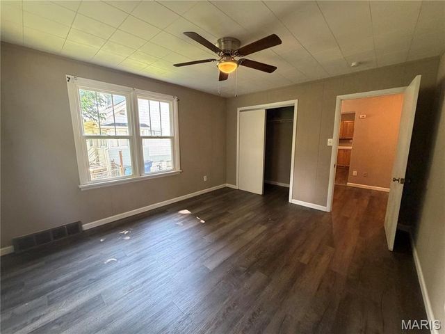 8733 Mavis Place, St John, MO 63114