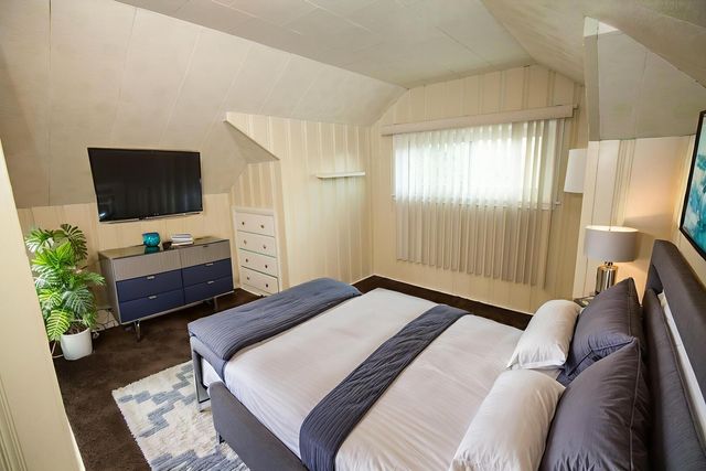 2827 N 77th Court, Elmwood Park, IL 60707