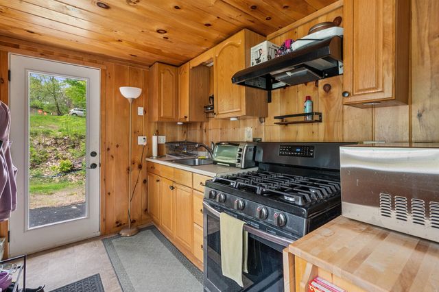 102 Highland Street, Plymouth, NH 03264