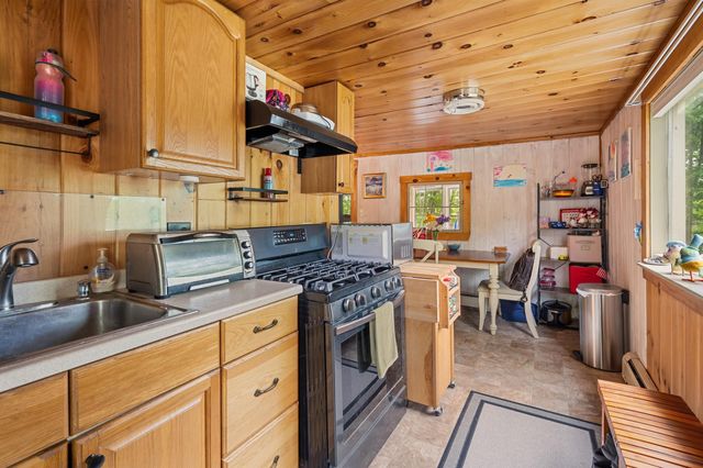 102 Highland Street, Plymouth, NH 03264
