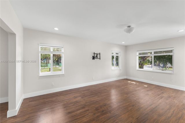 5990 NE 5th Avenue, Miami, FL 33137