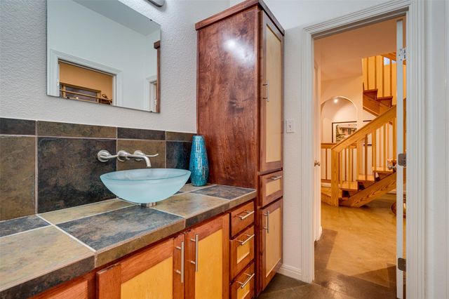 713 W 35th ST, Austin, TX 78705