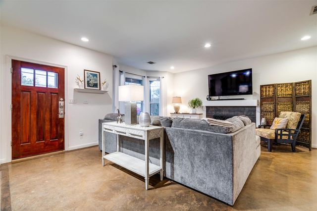 713 W 35th ST, Austin, TX 78705