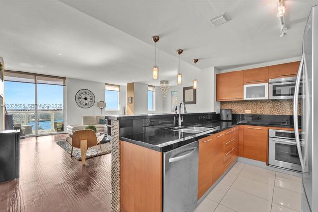 244 Biscayne Blvd 1803, Miami, FL 33132