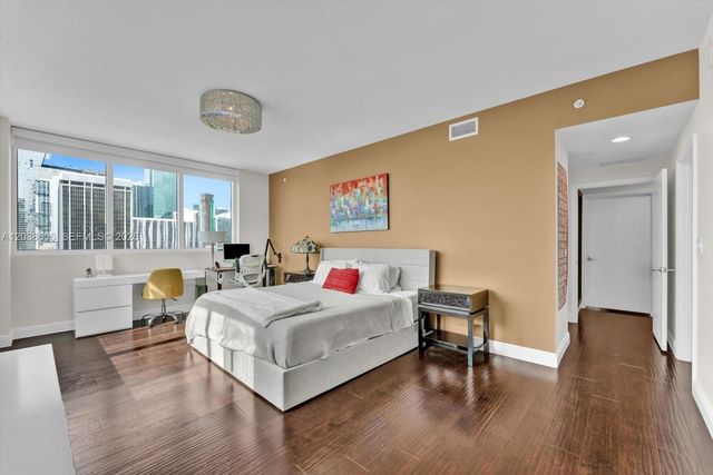 244 Biscayne Blvd 1803, Miami, FL 33132