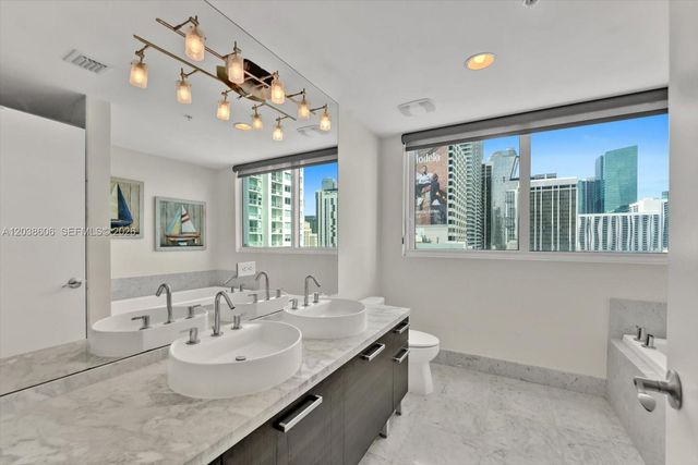 244 Biscayne Blvd 1803, Miami, FL 33132