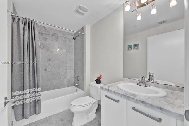 244 Biscayne Blvd 1803, Miami, FL 33132