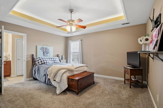 805 CHRIS COURT CT, Centralia, MO 65240