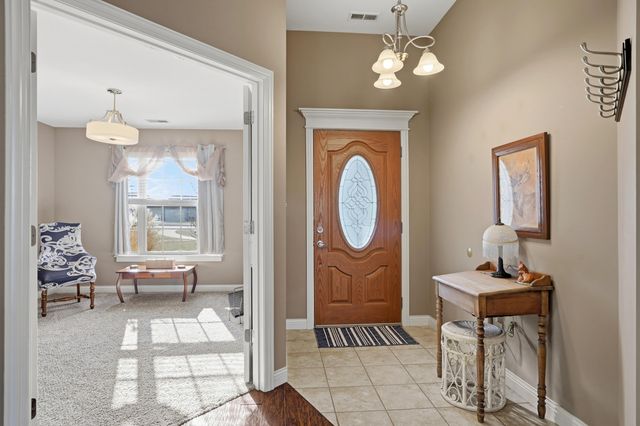 805 CHRIS COURT CT, Centralia, MO 65240