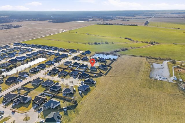 805 CHRIS COURT CT, Centralia, MO 65240