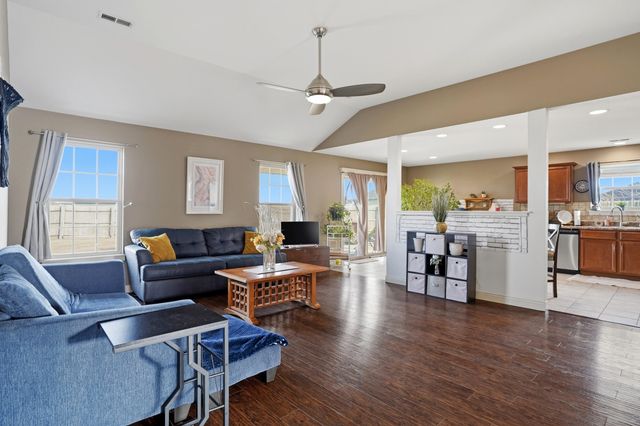 805 CHRIS COURT CT, Centralia, MO 65240