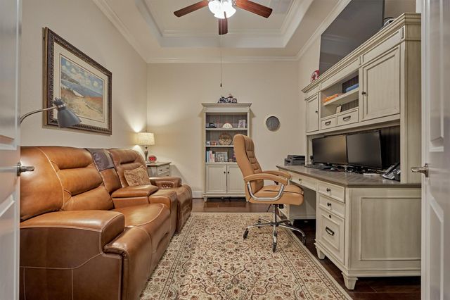 8827 Leaning Hollow Lane, Spring, TX 77379