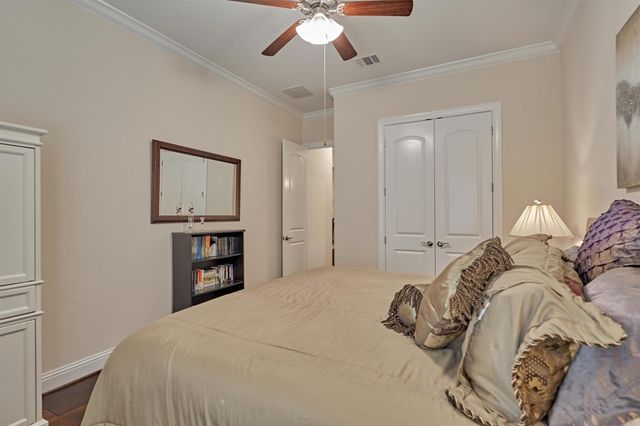 8827 Leaning Hollow Lane, Spring, TX 77379