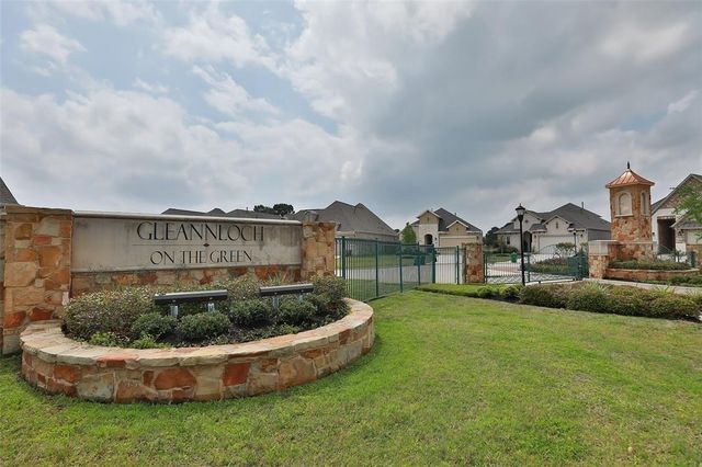 8827 Leaning Hollow Lane, Spring, TX 77379