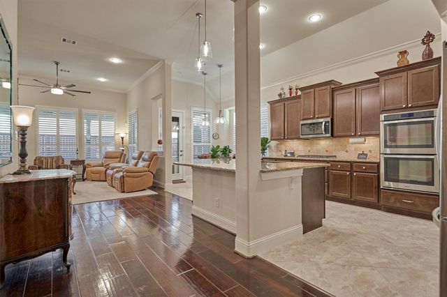 8827 Leaning Hollow Lane, Spring, TX 77379