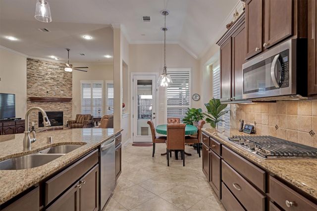 8827 Leaning Hollow Lane, Spring, TX 77379