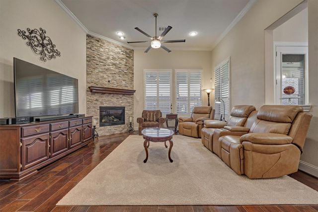 8827 Leaning Hollow Lane, Spring, TX 77379