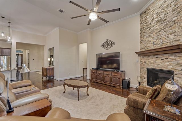 8827 Leaning Hollow Lane, Spring, TX 77379