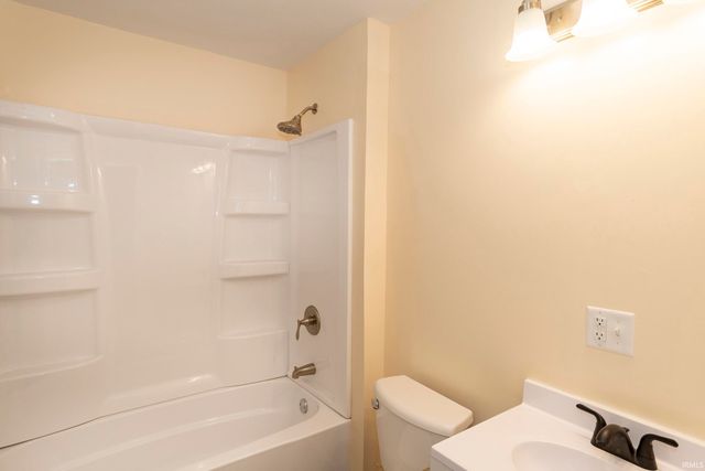 1217 N Chicago Avenue, Goshen, IN 46528