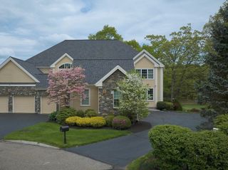 41 Clubhouse Way 41, Sutton, MA 01590