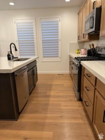 1416 E ERICKSON KNOLL LN, Eagle Mountain, UT 84005