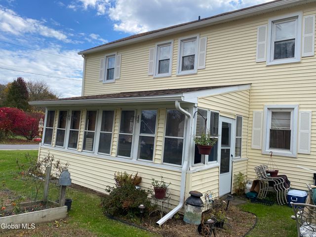 1 2nd Street, Schaghticoke, NY 12154