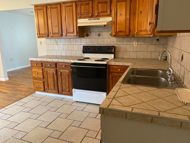 1 2nd Street, Schaghticoke, NY 12154