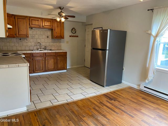 1 2nd Street, Schaghticoke, NY 12154