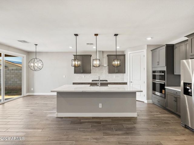 442 W FLATIRON Trail, Apache Junction, AZ 85120