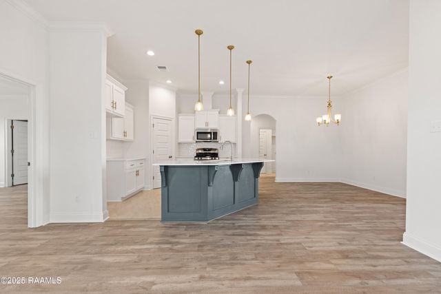 208 Long Creek Lane, Scott, LA 70583