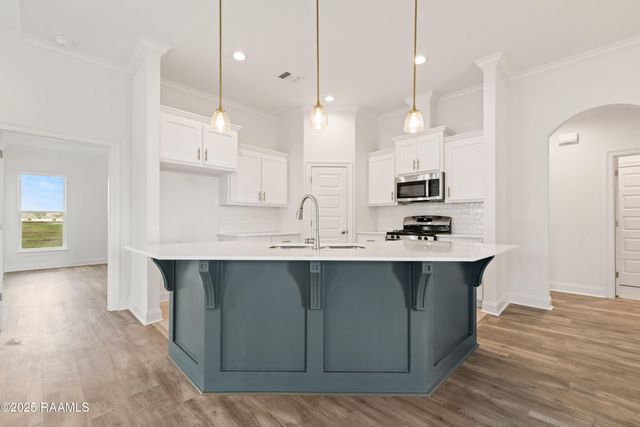 208 Long Creek Lane, Scott, LA 70583