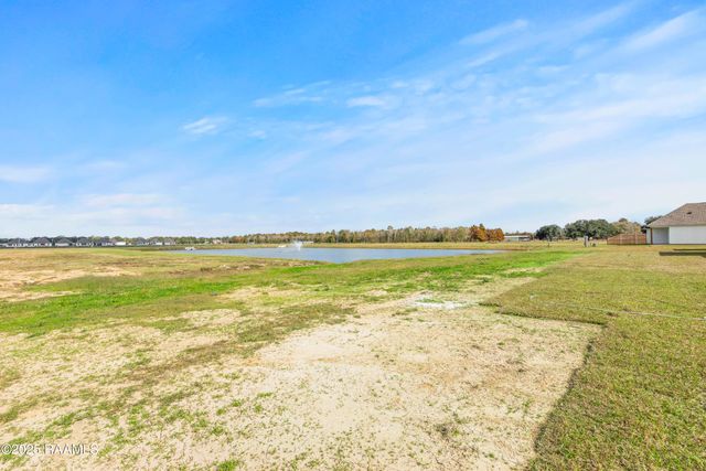 208 Long Creek Lane, Scott, LA 70583