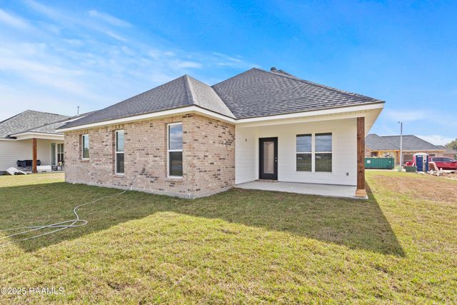 208 Long Creek Lane, Scott, LA 70583