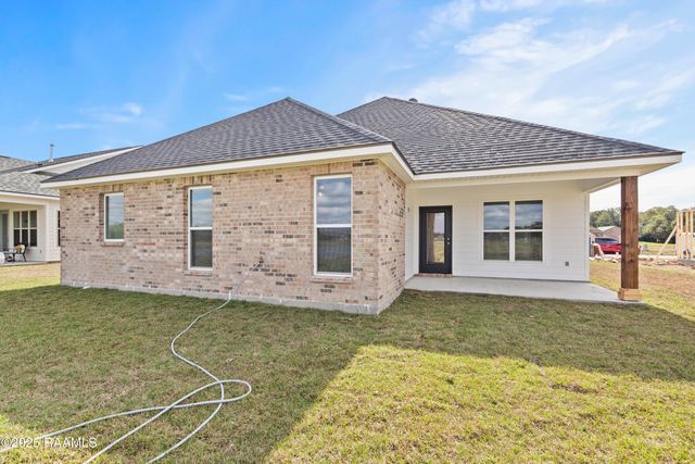 208 Long Creek Lane, Scott, LA 70583