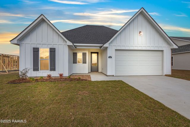 208 Long Creek Lane, Scott, LA 70583