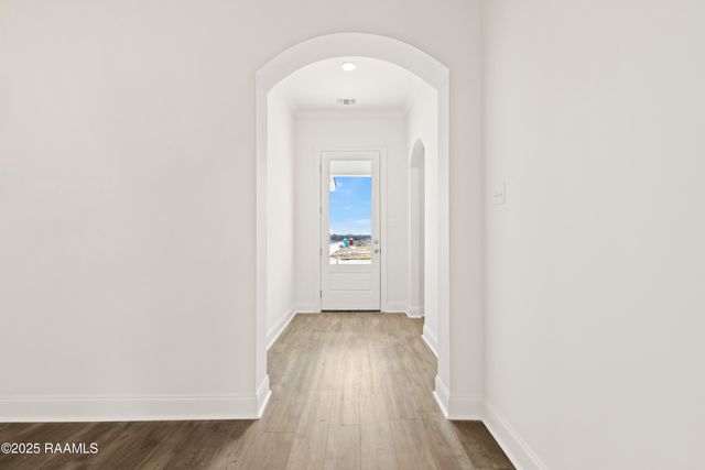 208 Long Creek Lane, Scott, LA 70583