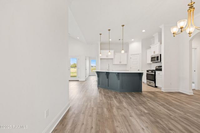 208 Long Creek Lane, Scott, LA 70583