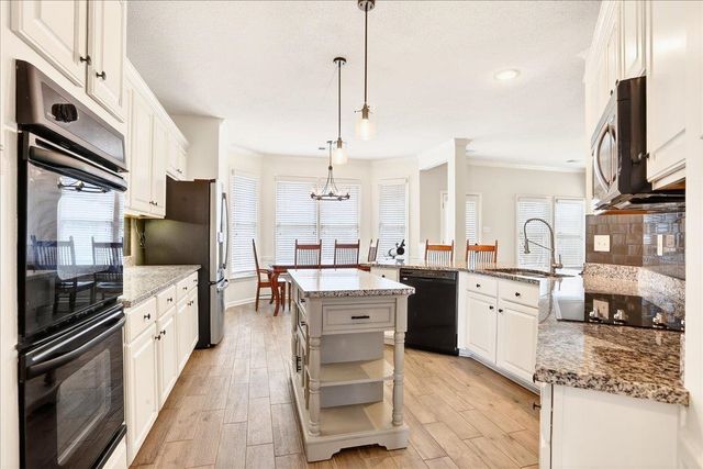 9936 N WINDWARD SLOPE DR, Lakeland, TN 38002