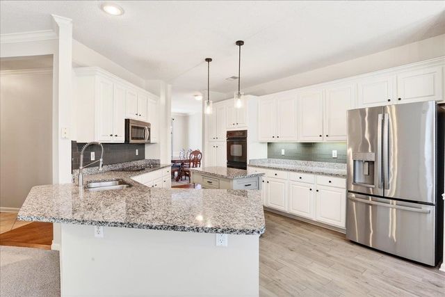 9936 N WINDWARD SLOPE DR, Lakeland, TN 38002